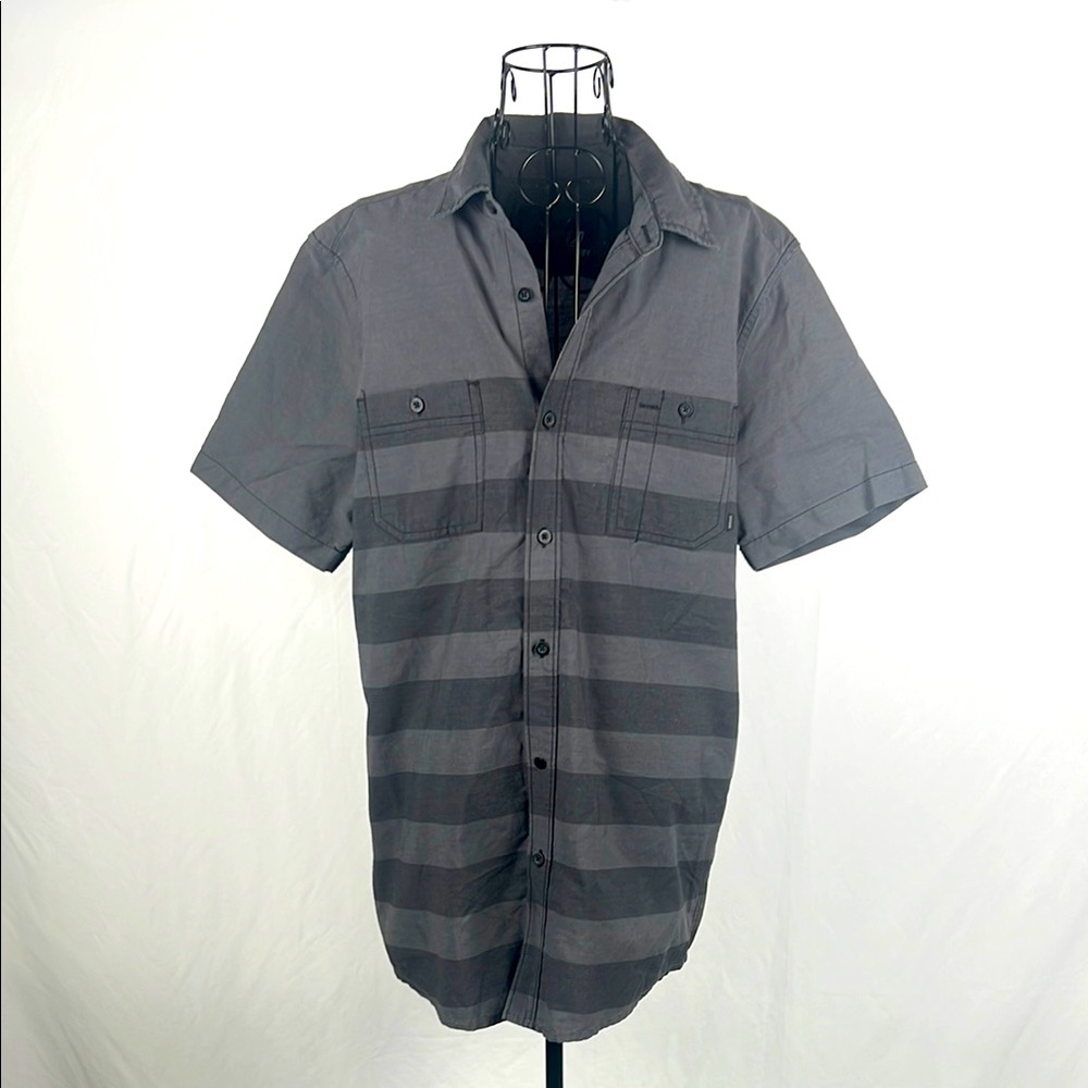 Amplify Gray Casual Button Down Shirt Mens‎ Medium Short Sleeve Striped